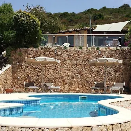 Villa House / Matrix -